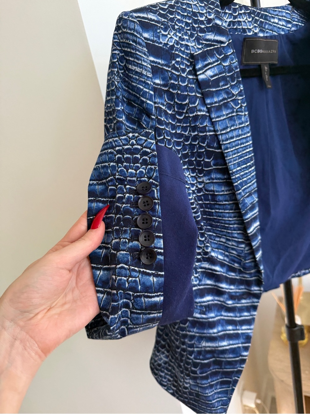 BCBGMAXAZRIA Blue Crocodile Print Jordyn Structured Blazer - Picture 6 of 15
